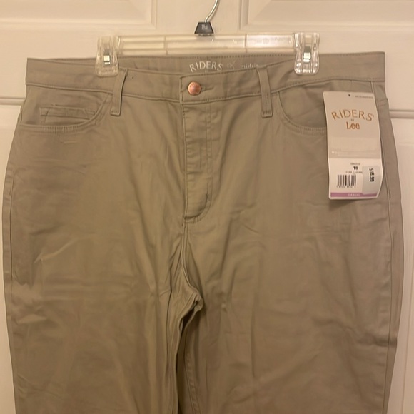 Tan Capris by Riders by Lee. Size is 18 - Picture 6 of 10